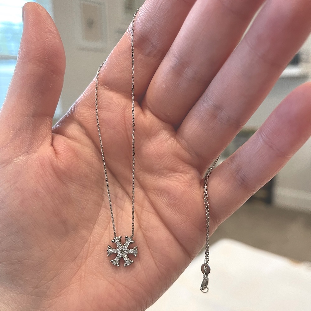 Y2K Vintage Dainty Boutique 925 Sterling Silver Snowflake Winter Necklace 17”